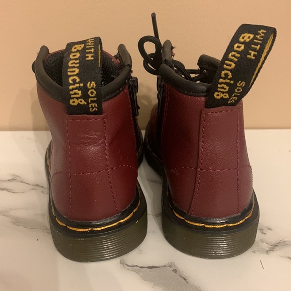 🔥🔥🔥Dr Martens Toddler Size 6 Unisex boots worn Once color Burgundy - Picture 6 of 8